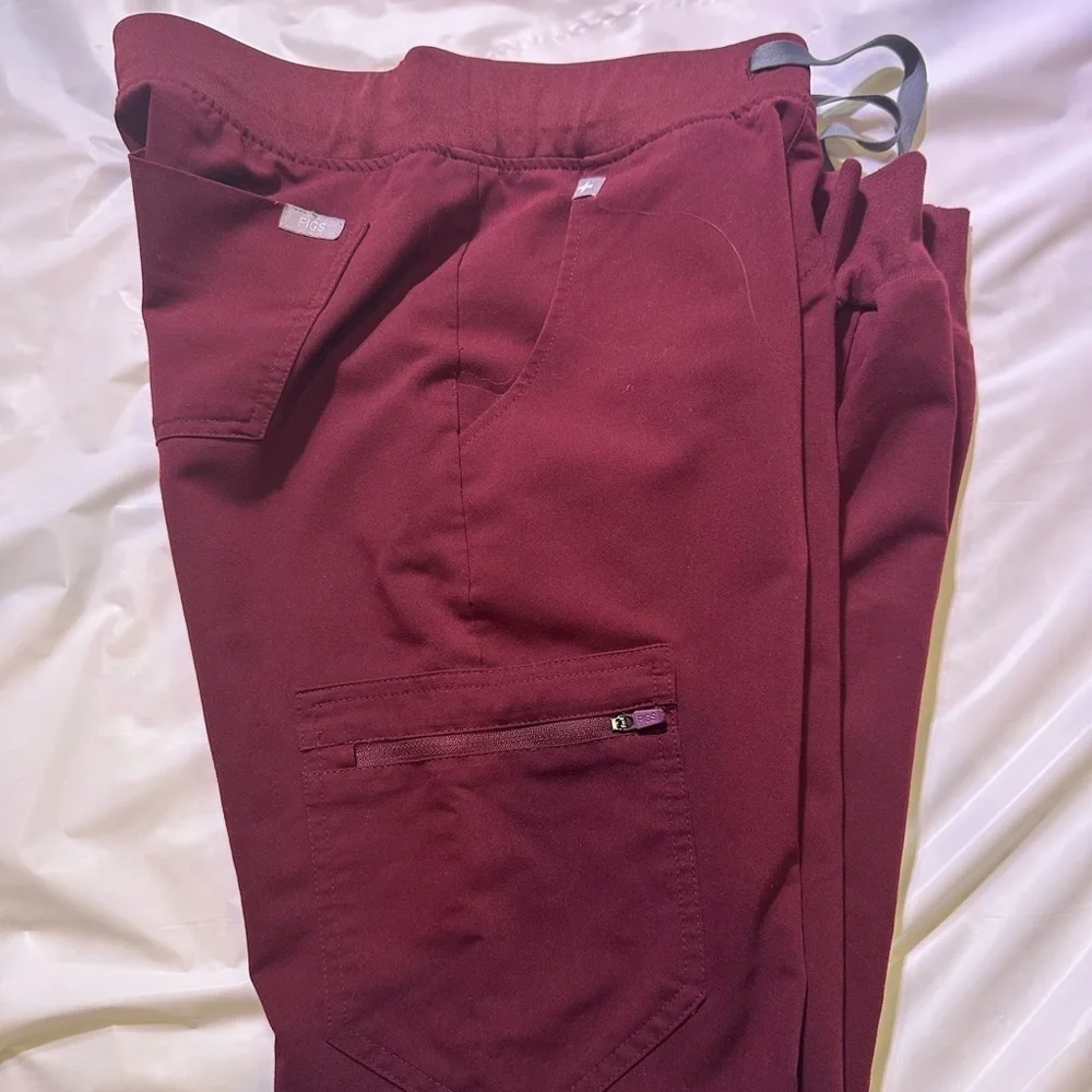Figs Men's Maroon Joggers with Gray Accents